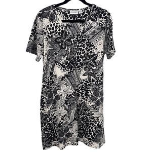 Loungees Size Medium Floral Shift Dress Pockets Black Short Sleeve V-Neck